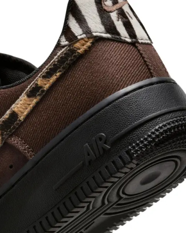 Кросівки жіночі Nike AIR FORCE 1 '07 темно-коричневі HV6356-200