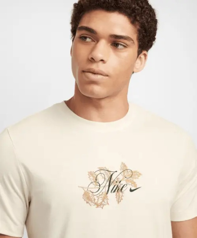 Футболка Nike SPORTSWEAR CREW кремовая HQ2434-113