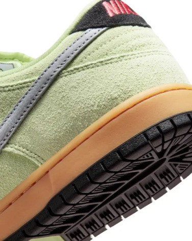 Кроссовки Nike SB DUNK LOW 'VERDUGO MOUNTAIN' светло-зелено-серые HQ1626-300