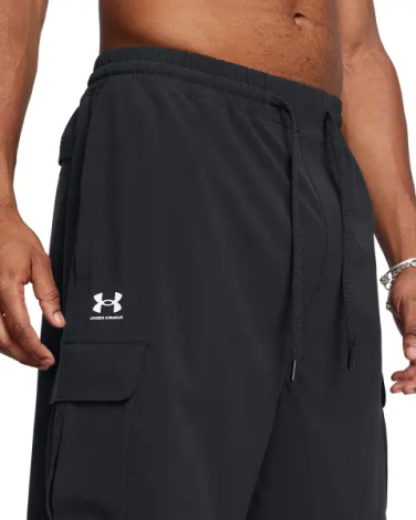 Шорты Under Armour VIBE WOVEN 8" CARGO черные 1386560-001