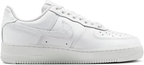 Кроссовки женские Nike AIR FORCE 1 '07 SE белые IO4837-100