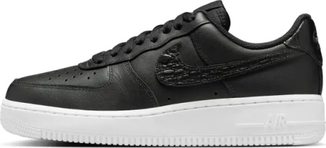 Кросівки жіночі Nike AIR FORCE 1 '07 SE чорні IO4837-001