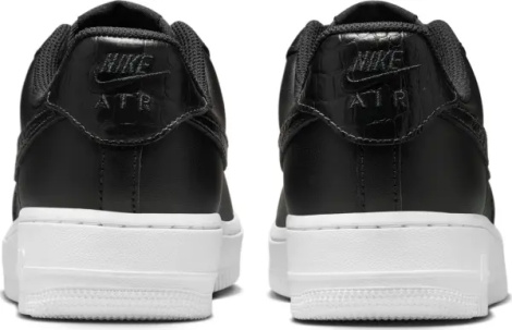 Кросівки жіночі Nike AIR FORCE 1 '07 SE чорні IO4837-001