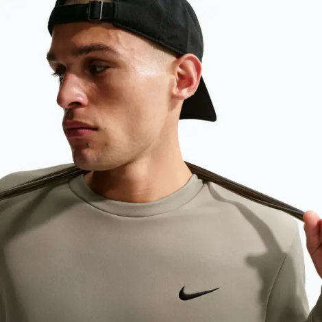 Свитшот Nike HYVERSE DRI-FIT UV FLEX CREW хаки IF2977-320