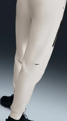 Спортивные штаны женские Nike SPORTSWEAR TECH FLEECE MID-RISE молочные HV6779-110