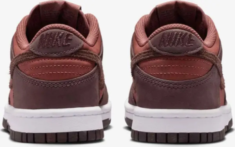 Кросівки підліткові Nike DUNK LOW SE (GS) коричневі HQ9293-200