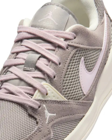 Кроссовки женские Nike CMFT ERA бежево-светло-розовые HJ6778-001