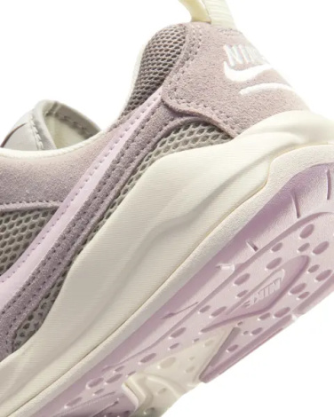 Кроссовки женские Nike CMFT ERA бежево-светло-розовые HJ6778-001