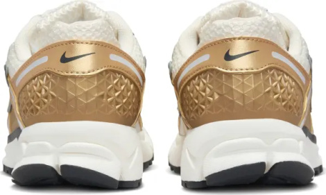 Кроссовки женские Nike ZOOM VOMERO 5 золотисто-белые HF7723-001