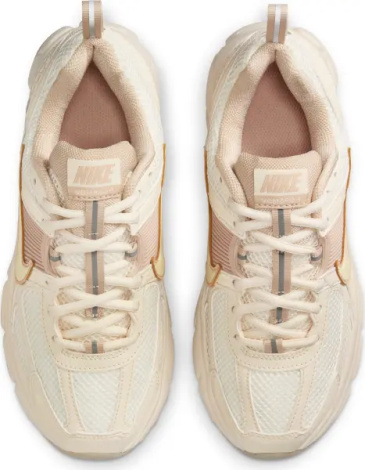 Кроссовки подростковые Nike VOMERO 5 (GS) бежевые HF6998-106