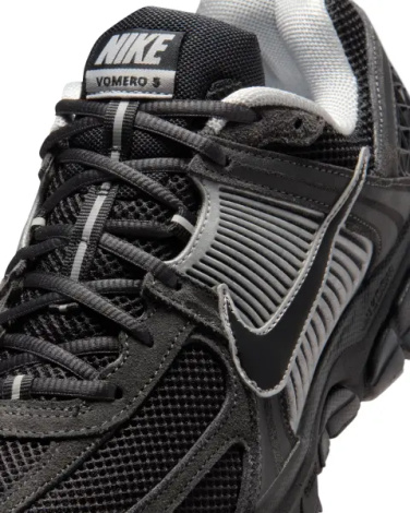 Кросівки Nike ZOOM VOMERO 5 чорно-сірі HF1553-006