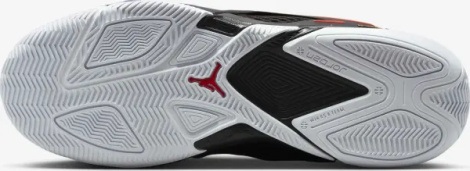 Кросівки баскетбольні Nike JORDAN HEIR SERIES чорно-червоно-золоті FQ3858-076