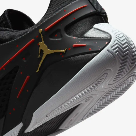 Кросівки баскетбольні Nike JORDAN HEIR SERIES чорно-червоно-золоті FQ3858-076