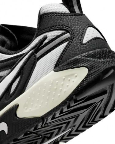 Кроссовки женские Nike JAM черно-белые FN0314-004