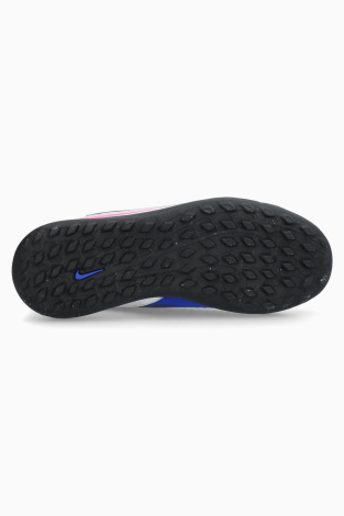 Сороконіжки Nike Phantom 6 Low Club TF Junior