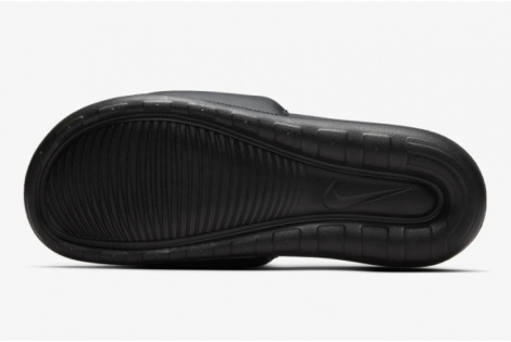 Капці Nike Victori One Slide FZ1395-001