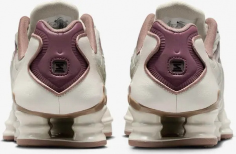 Кросівки жіночі Nike SHOX TL бежево-коричневі IM6013-072