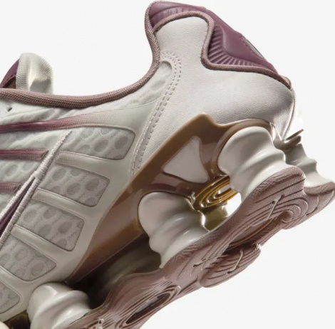 Кросівки жіночі Nike SHOX TL бежево-коричневі IM6013-072