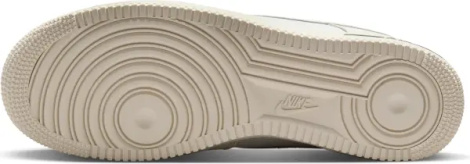 Кросівки Nike AIR FORCE 1 '07 LV8 кремові IM6002-030