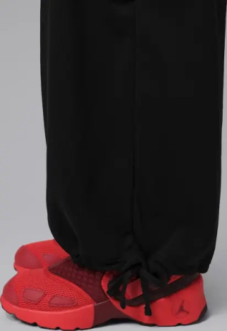 Спортивные штаны женские Nike JORDAN BROOKLYN FLEECE CARGO черные IF1060-010