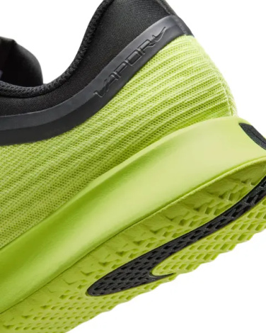 Кросівки тенісні жіночі Nike ZOOM VAPOR PRO 3 HARD лаймово-чорні IB6550-700