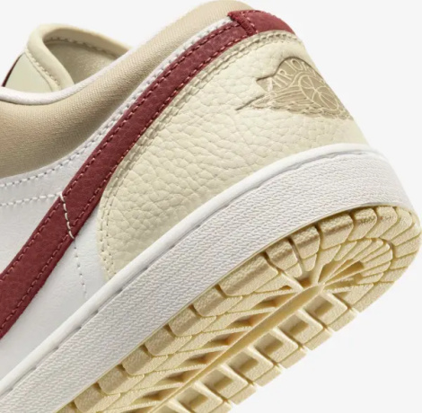 Кросівки жіночі Nike AIR JORDAN 1 LOW бежево-біло-бордові HV6530-100