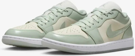 Кросівки жіночі Nike AIR JORDAN 1 LOW SE м'ятно-бежеві HF4078-100
