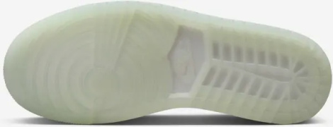 Кросівки жіночі Nike AIR JORDAN 1 LOW SE м'ятно-бежеві HF4078-100