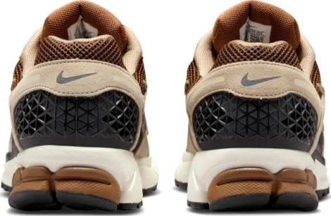 Кросівки Nike ZOOM VOMERO 5 коричнево-бежево-чорні HF1553-202