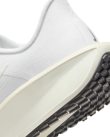 Кроссовки беговые женские Nike QUEST 6 бело-молочные FD6034-112