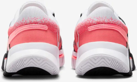 Кросівки тенісні Nike ZOOM GP CHALLENGE 1 HARD біло-чорно-коралові FB3147-102