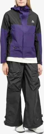 Ветровка женская Nike ACG STORM-FIT WATER-RESISTANT LIGHTWEIGHT фиолетово-черная DV9522-555