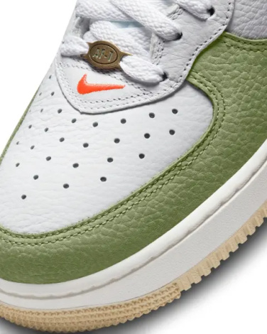 Кроссовки Nike AIR FORCE 1 MID QS JEWEL бело-зелено-оранжевые DQ3505-100