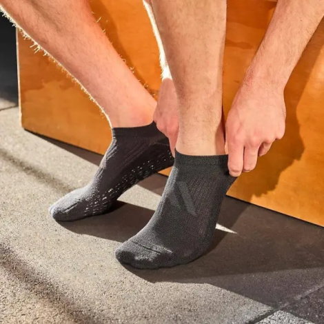 Шкарпетки для йоги Adidas STUDIO SOCKS чорні S/M ADSK-10000BK