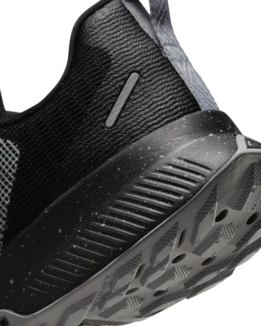 Кросівки для трейлранінгу Nike JUNIPER TRAIL 3 чорні FQ0904-001