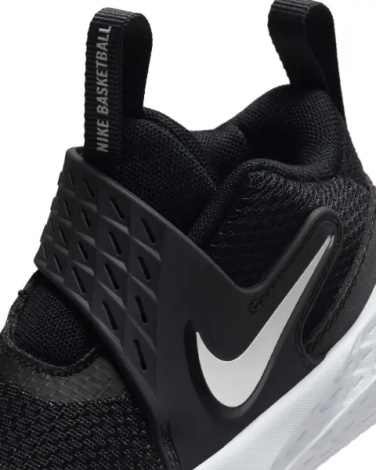 Кроссовки детские Nike TEAM HUSTLE D 12 (TD) черно-белые HF6281-002