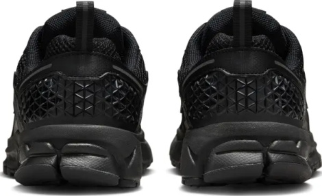 Кроссовки подростковые Nike VOMERO 5 (GS) черные HF6998-007