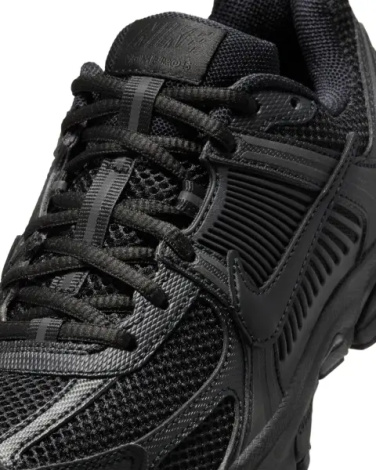 Кроссовки подростковые Nike VOMERO 5 (GS) черные HF6998-007