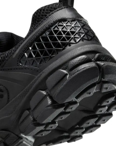 Кроссовки подростковые Nike VOMERO 5 (GS) черные HF6998-007