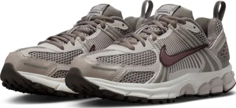 Кросівки підліткові Nike VOMERO 5 (GS) коричневі HF6998-200