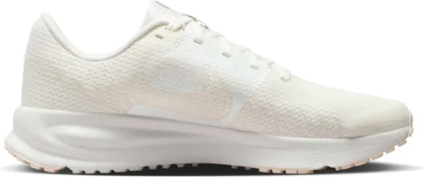 Кросівки бігові жіночі Nike RUN DEFY кремові HM9593-107