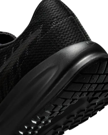 Кросівки бігові Nike RUN DEFY чорні HM9594-002