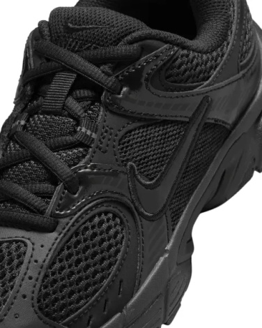 Кросівки підліткові Nike V5 RNR (GS) чорні HQ6411-002