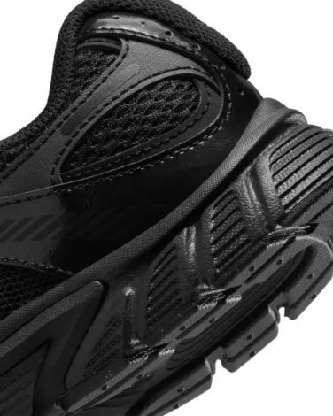 Кросівки підліткові Nike V5 RNR (GS) чорні HQ6411-002
