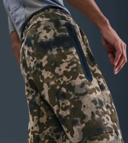 Спортивний костюм Nike TECH FLEECE CAMO хакі камуфляж HV0955-276__II1324-276