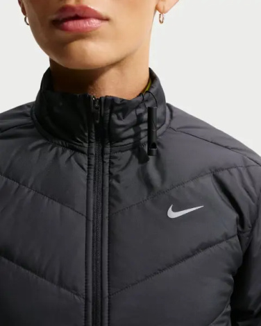 Куртка для бега женская Nike SWIFT THERMA-FIT черная HV2744-010