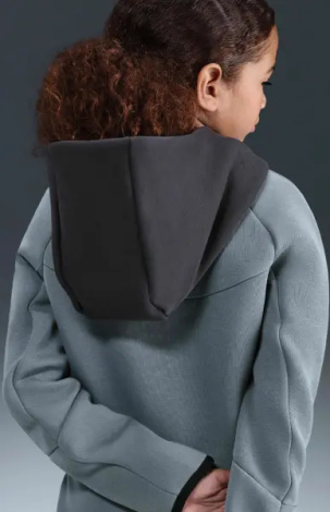 Толстовка підліткова Nike SPORTSWEAR TECH FLEECE димчасто-сіро-чорна HV5867-060