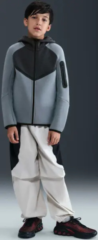 Толстовка підліткова Nike SPORTSWEAR TECH FLEECE димчасто-сіро-чорна HV5867-060