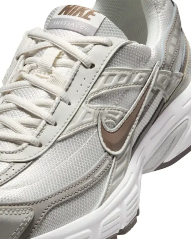 Кросівки жіночі Nike INITIATOR бежево-коричневі IB4339-001