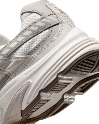 Кросівки жіночі Nike INITIATOR бежево-коричневі IB4339-001